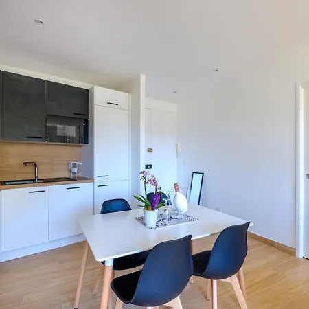 La Grande Bleue, Magnifique T2 Climatise, Proche De La * Μεντόν