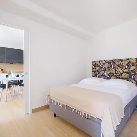 La Grande Bleue, Magnifique T2 Climatise, Proche De La * Μεντόν