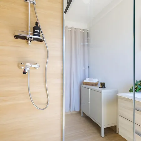 La Grande Bleue, Magnifique T2 Climatise, Proche De La * Μεντόν