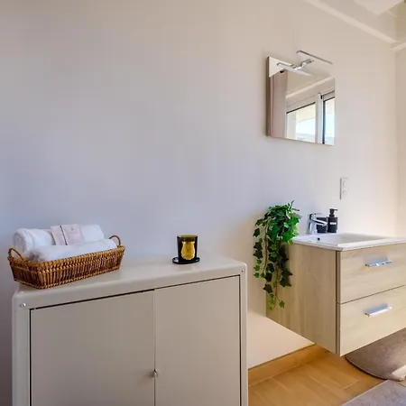 La Grande Bleue, Magnifique T2 Climatise, Proche De La *